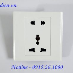 Ổ cắm điện 5 chấu G06Z225 Bull