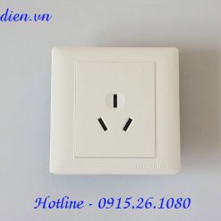 Ổ cắm điện mặt vuông 3 chân dẹt